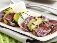 Photo de la Recette: Carpaccio de Magret de Canard, Pommes Fruit et Pommes de Terre (menu St-Valentin)