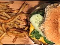 Photo de la Recette: Cheeseburger et Frites