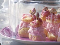 Photo de la Recette: Choux à la Crème Fraise-Rose