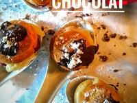 Photo de la Recette: Choux Farcis à la Costarde, Fraises & Chocolat