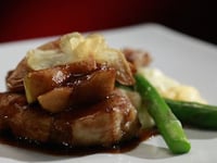 Photo de la Recette: Côtelette de Porc avec Pommes