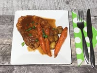 Photo de la Recette: Côtelette de Porc Sauce Tomate et Légumes