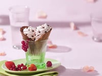 Photo de la Recette: Cornets Chocolatés, Mousse de Fruits Rouges et Copeaux de Chocolat