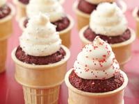 Photo de la Recette: Cornets de Petits Gâteaux Velours Rouge