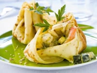 Photo de la Recette: Crêpes Croquantes au Sésame et Crevettes Poêlées Ail Persil (menu St-Valentin)