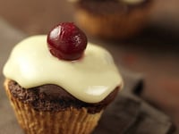 Photo de la Recette: Cup Cake Duo de Chocolats et Cerises