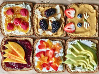 Photo de la Recette: Déjeuner Sain, Toast Garni et Riche en Protéine