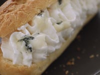 Photo de la Recette: Éclairs Salés à la Crème Fouettée au Bleu