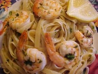 Photo de la Recette: Fettuccinis aux Crevettes, à L'ail, au Citron et aux Herbes Fraîches