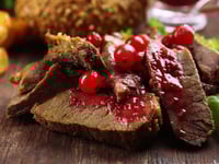 Photo de la Recette: Filet de Chevreuil aux Airelles et Champignons