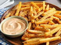 Photo de la Recette: Frites de Rutabaga Cuites à la Friteuse à Air Chaud avec Mayonnaise à la Lime et au Piment Chipotle