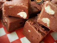 Photo de la Recette: Fudge Onctueux au Lait Sucré & Noisettes