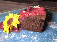 Photo de la Recette: Gâteau au Chocolat et Coulis de Fraises