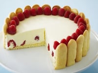 Photo de la Recette: Gâteau Élégant au Citron et aux Framboises