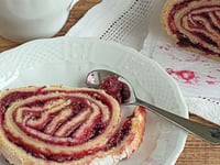 Photo de la Recette: Gâteau Roulé à la Confiture de Framboises