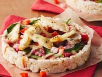 Photo de la Recette: GALETTE DE RIZ AU POULET FAÇON PIZZA