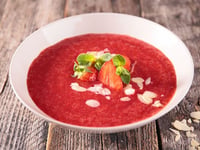 Photo de la Recette: Gaspacho de Tomates, Fraises et Framboises à la Menthe
