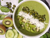 Photo de la Recette: Green Smoothie Bowl Kiwis Épinards Banane et Graines de Courge