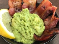 Photo de la Recette: GUACAMOLE ET BACON