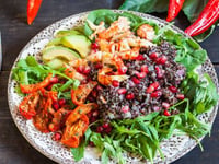 Photo de la Recette: Healthy Salade au Quinoa Noir, Avocat, Crevettes et Tomates Séchées