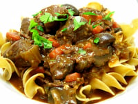 Photo de la Recette: BŒUF BOURGUIGNON À LA MIJOTEUSE