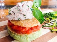 Photo de la Recette: Mille Feuille Crabe-Avocat et Tuiles de Parmesan