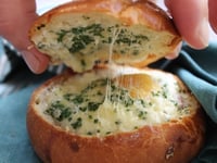 Photo de la Recette: MINI COFFIN BREAD