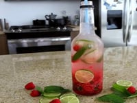 Photo de la Recette: Mojito à Saveur de Framboises à Boire dans une Bouteille