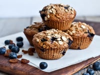 Photo de la Recette: MUFFINS AUX BLEUETS, RAISINS ET ZESTE D'ORANGE