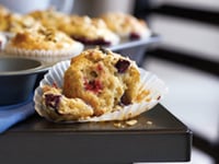 Photo de la Recette: MUFFINS SURPRISE À L’AVOINE ET AUX PETITS FRUITS