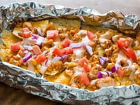 Photo de la Recette: Nachos au Poulet sur le BBQ (camping)