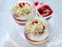 Photo de la Recette: Nuage de Fromage Blanc aux Cerises Confites