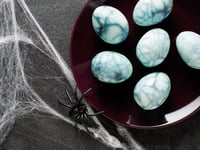 Photo de la Recette: Œufs Toiles D’araignée pour l’Halloween