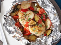 Photo de la Recette: Papillotes de Poulet et de Légumes Grillés à la Grecque