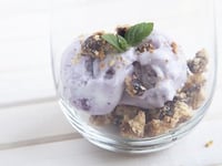 Photo de la Recette: Parfait au Yogourt Glacé avec Streusel aux Bleuets