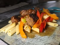 Photo de la Recette: Pennes Boulettes et Légumes Sauce Soya