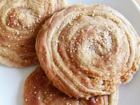 Photo de la Recette: Petits Pains Arméniens Sucrés au Tahin (Tahinov hatz)