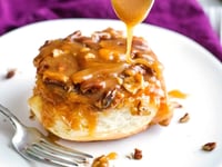 Photo de la Recette: Petits Pains Glacés aux Pacanes et à L'érable