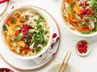 Photo de la Recette: Pho Ga (soupe Pho au poulet) avec Échalotes Sautées