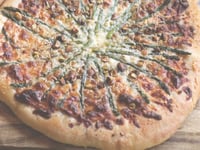 Photo de la Recette: Pizza à la Pistache et aux Asperges