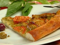 Photo de la Recette: PIZZA AU POULET GRILLÉ ET AU FROMAGE MOZZARINA MEDITERRANEO