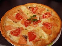 Photo de la Recette: PIZZA AU SAUMON ET BOURSIN