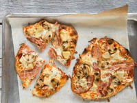 Photo de la Recette: PIZZA AUX ARTICHAUTS, AUX CHAMPIGNONS ET AU BACON