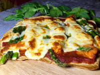 Photo de la Recette: Pizza Mince Poulet et Asperges