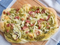 Photo de la Recette: Pizza Pesto Jambon et Oignons