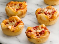 Photo de la Recette: Pizzas Épaisses dans des Moules à Muffins