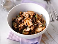 Photo de la Recette: Poêlée de Champignons aux Noix de Grenoble