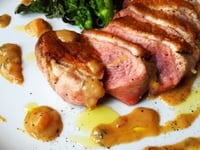 Photo de la Recette: Poitrines de Canard à L’orange, à la Pêche et à la Mangue