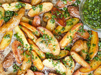 Photo de la Recette: POMMES DE TERRE AUX HERBES et À L'AIL