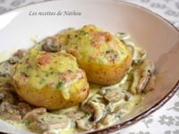 Photo de la Recette: Pommes de Terre Farcies au Lard et Reblochon, Champignons à la Crème